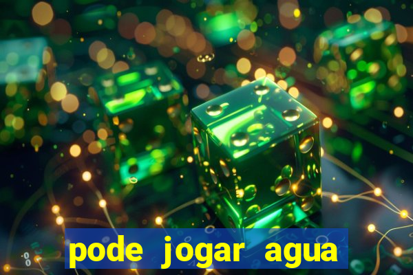 pode jogar agua quente no vaso